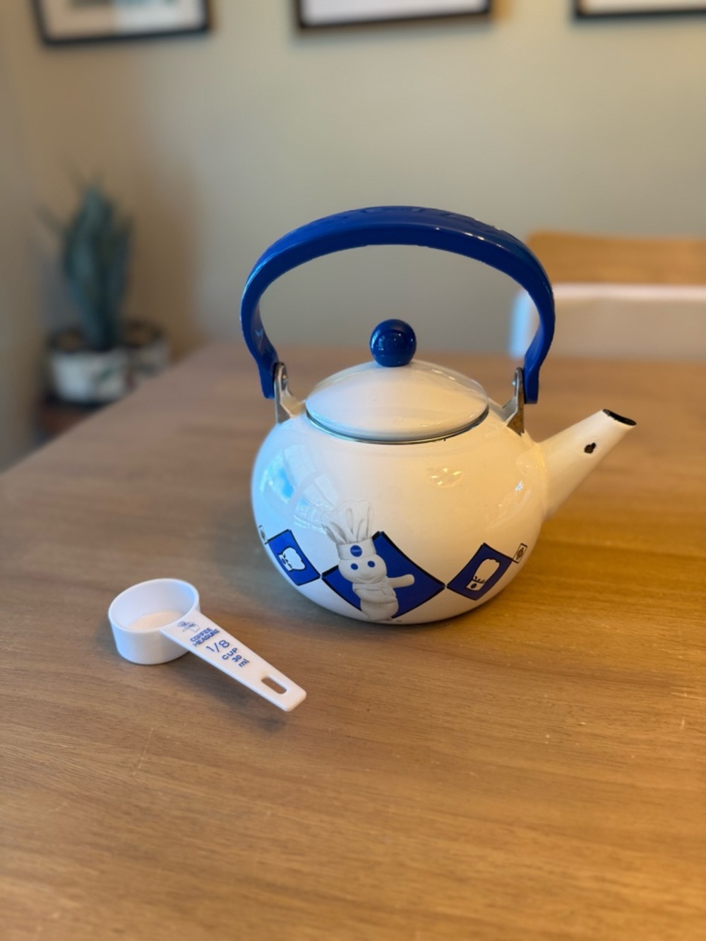 Vintage Pillsbury Doughboy Enamel Teapot/Kettle 1999 (with coffee scoop)